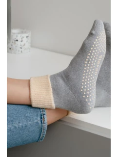 Dámské ponožky s protiskluzovou úpravou ABS 126