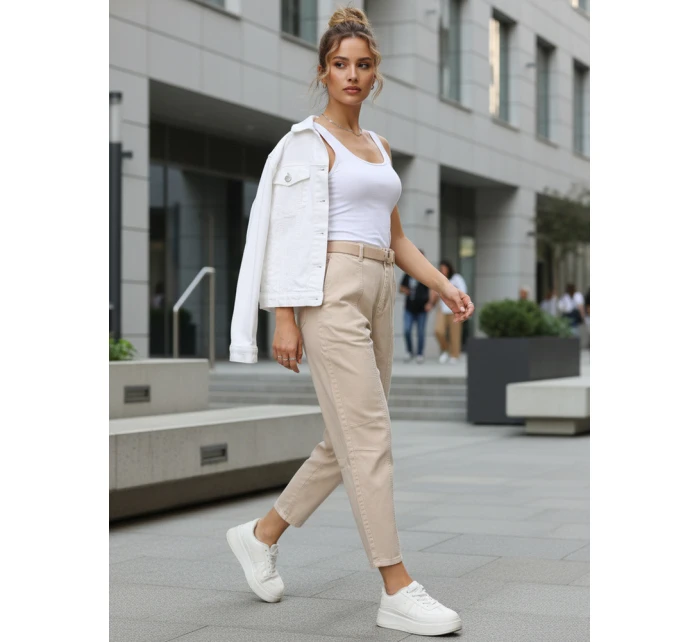 Jeansy damskie z  mom fit z paskiem beżowe model 22038518 - FashionStreet