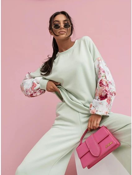 Ležérní souprava s rukávy a širokými nohavicemi model 22049180 - Moon Ležérní souprava s rukávy a širokými nohavicemi model 22049180 - Moon