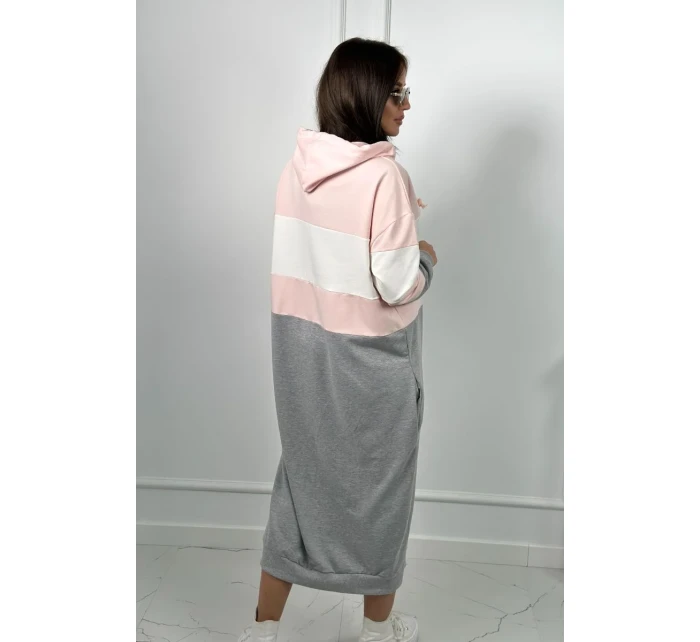 Trikolorní šaty s kapucí pudrově růžová + ecru + šedá Trikolorní šaty s kapucí pudrově růžová + ecru + šedá