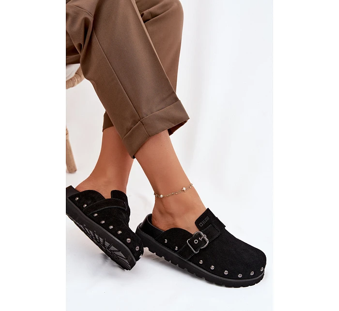 Zamsové pantofle na platformě s cvoky a sponou Big Star TT274951 Černé