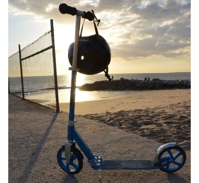 Koloběžka Lux model 20907620 - Razor Koloběžka Lux model 20907620 - Razor