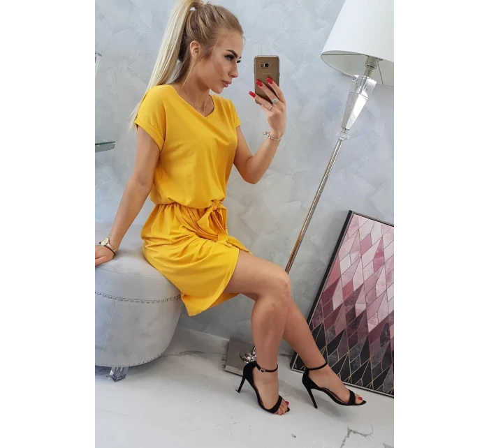 Šaty s obálkovým spodním dílem v hořčicové barvě Šaty s obálkovým spodním dílem v hořčicové barvě