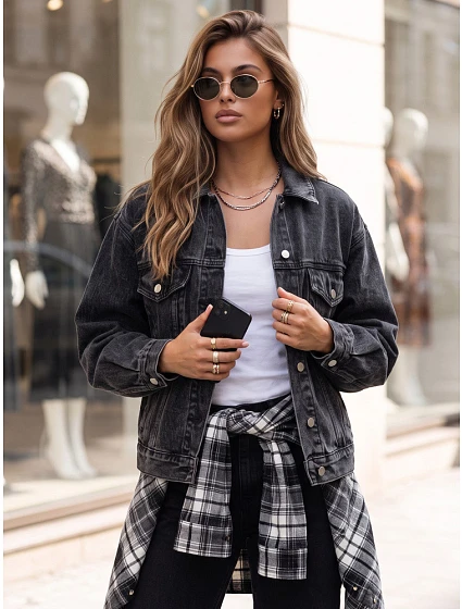 Kurtka damska jeansowa oversize czarne model 22394629 - FashionStreet Kurtka damska jeansowa oversize czarne model 22394629 - FashionStreet