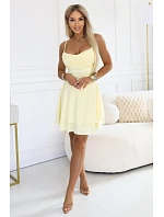 677-3 Šaty bez ramínek s vodním výstřihem a volánovou sukní - máslově žluté