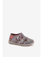 Dětské pantofle na suchý zip šedé model 21705418 - Milami