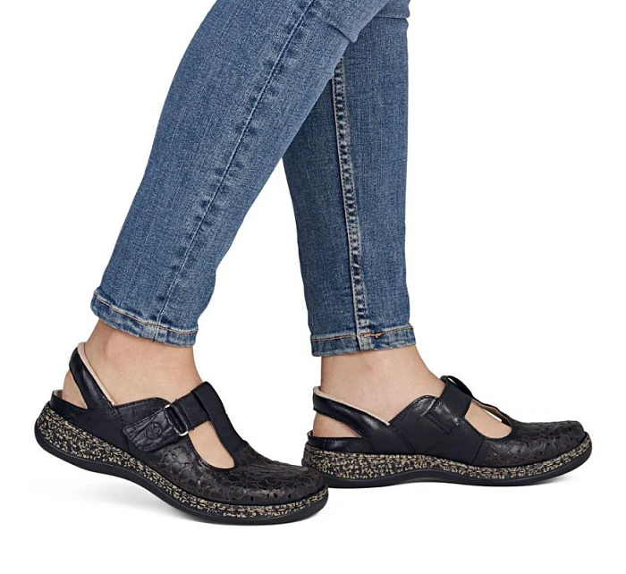 Dámské kožené ažurové sandály pohodlné široké černé Rieker 46397-00 Dámské kožené ažurové sandály pohodlné široké černé Rieker 46397-00