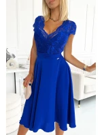 LINDA - Šifonové dámské šaty v chrpové barvě s krajkovým výstřihem 381-3