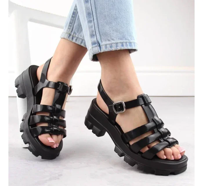 Gumové sandály s W model 20183821 - Zaxy