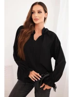Dámská blůza z viskózy s výstřihem do V a vázáním u rukávů černá