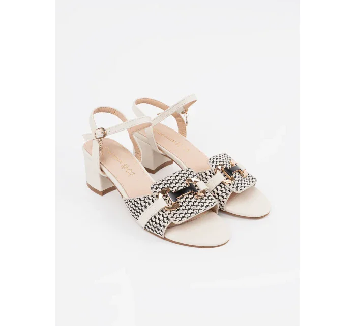 Luxusní sandály bílé dámské na širokém podpatku Luxusní sandály bílé dámské na širokém podpatku