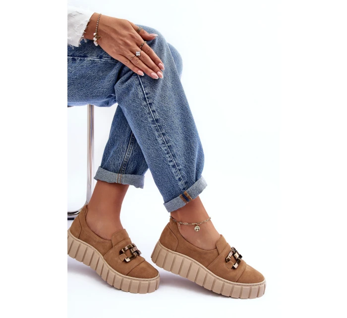 Zamszové dámské polobotky na platformě s ozdobou tmavě béžové Lewski model 21636657 - Boto