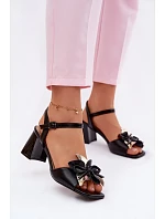 Dámské sandály na podpatku s ozdobným květem Vinceza 20283 Černé