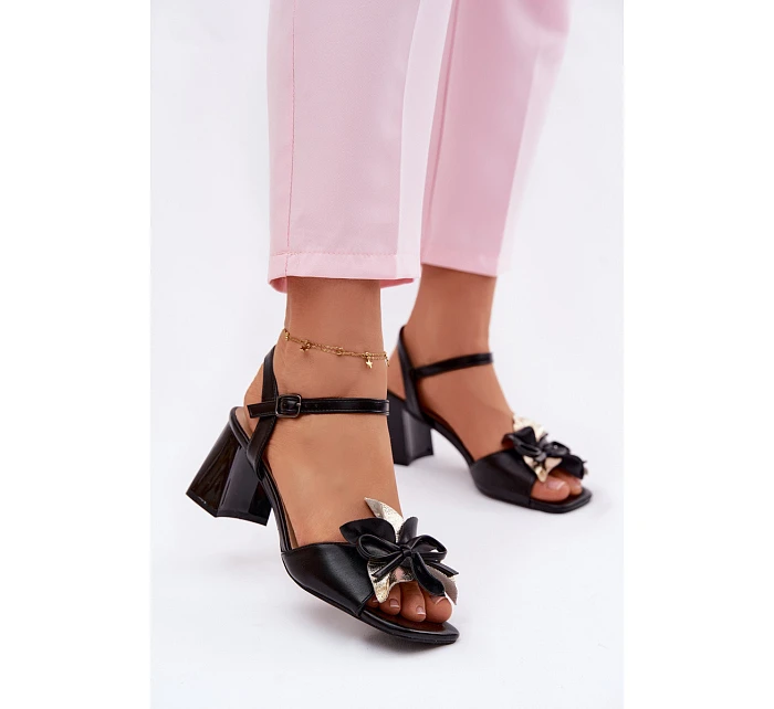 Dámské sandály na podpatku s ozdobným květem Vinceza 20283 Černé