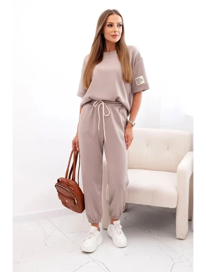 Dámský viskózový komplet s krátkým rukávem a nohavicemi tmavě béžová Dámský viskózový komplet s krátkým rukávem a nohavicemi tmavě béžová