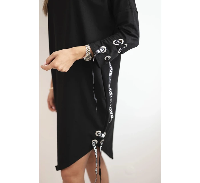 Dámská asymetrická šaty s ozdobnými model 21413453 a rukávem 3/4 modrá - K-Fashion