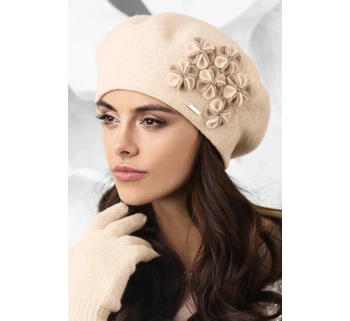 Kamea Gorycja barva: béžová