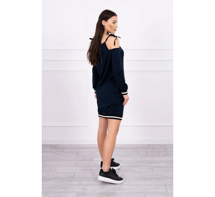 Šaty Tres Chic v tmavě modré barvě