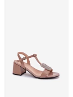 Kožené Lakované Dámské Sandály Na Podpatku S Ozdobou model 21695186 Béžové - VINCEZA Kožené Lakované Dámské Sandály Na Podpatku S Ozdobou model 21695186 Béžové - VINCEZA