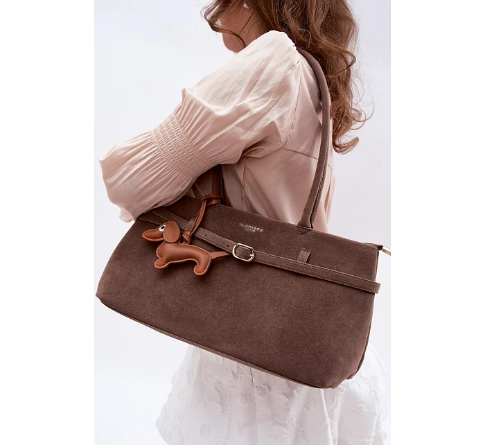 Kabelka z imitace semiše přívěsek jezevčík tmavě béžová Noellea