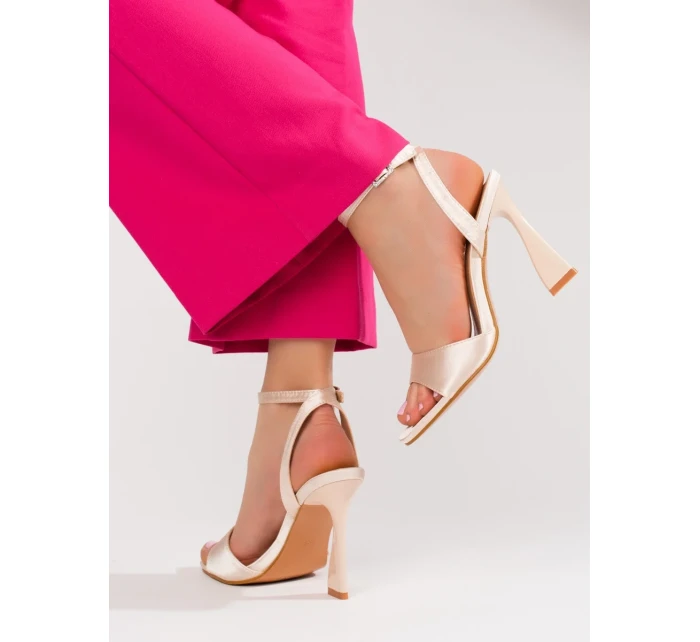 Výborné dámské  sandály hnědé na jehlovém podpatku