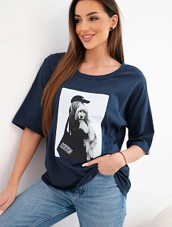 Dámská bavlněná oversize halenka s krátkým rukávem a model 22042974 potiskem námořnická modrá - K-Fashion