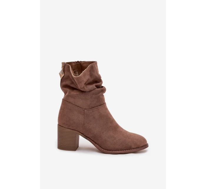 Dámské kotníkové boty s řasením na sloupkovém podpatku S.Barski – hnědé