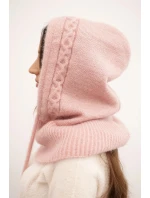 Dámská čepice s kapucí a pleteným vzorem s vázáním pudrově růžová
