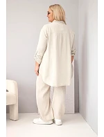 Dámský komplet Plus Size s košilí na knoflíky a s kalhotami s širokou nohavicí béžový model 22069911 - K-Fashion Dámský komplet Plus Size s košilí na knoflíky a s kalhotami s širokou nohavicí béžový model 22069911 - K-Fashion