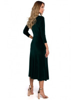 model 15107284 Sametové midi šaty s nabíranými rukávy zelené - Moe