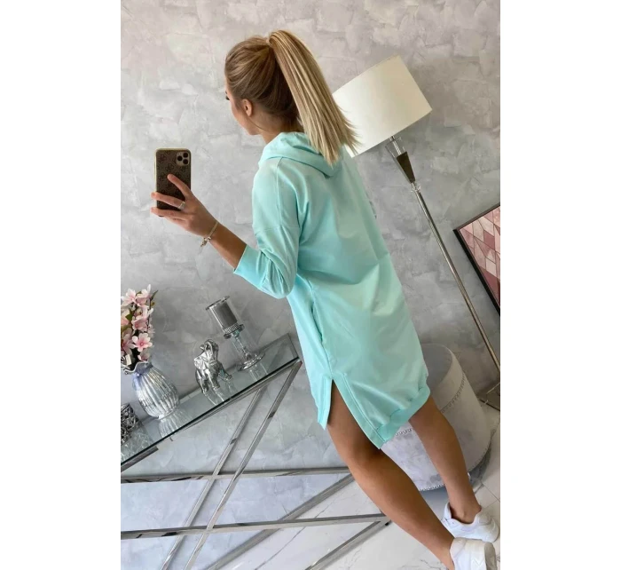 Šaty s kapucí a delšími zády mint