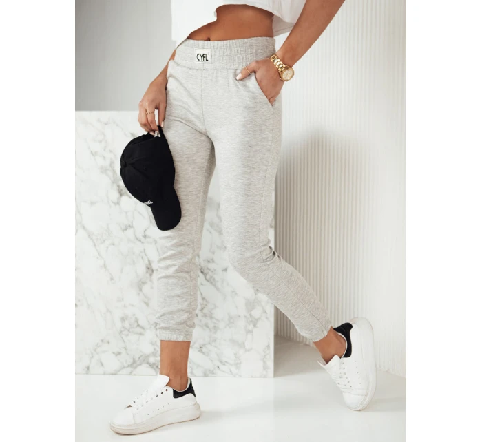 Dámské tepláky šedé Dstreet model 21972332 - FashionStreet Dámské tepláky šedé Dstreet model 21972332 - FashionStreet