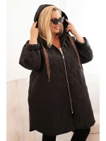 Dámská bunda Plus Size prošívaná s kapucí a nápisem model 21229237 černá - K-Fashion