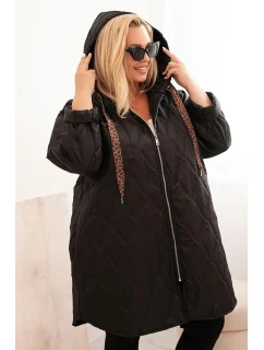 Dámská bunda Plus Size prošívaná s kapucí a nápisem model 21229237 černá - K-Fashion