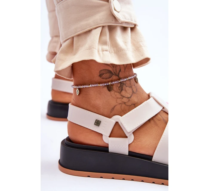 Dámské sandály na suchý zip Světle béžová model 21615530 - Zaxy