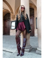 Dámské kozačky na jehlovém podpatku s páskem bordó model 21744541 - Boto