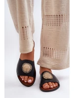 model 21665471 Kožené Žabky Na Ploché Podrážce S Ozdobou Černé - Zazoo model 21665471 Kožené Žabky Na Ploché Podrážce S Ozdobou Černé - Zazoo