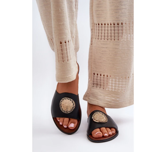 model 21665471 Kožené Žabky Na Ploché Podrážce S Ozdobou Černé - Zazoo model 21665471 Kožené Žabky Na Ploché Podrážce S Ozdobou Černé - Zazoo