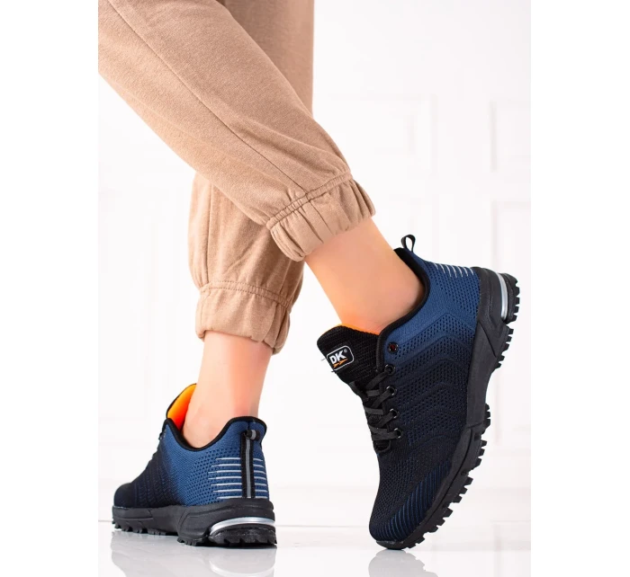 Pěkné dámské černé tenisky bez podpatku Pěkné dámské černé tenisky bez podpatku