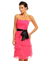 Společenské šaty model 15042414 značkové s mašlí a sukní s volány růžové Růžová - Mayaadi