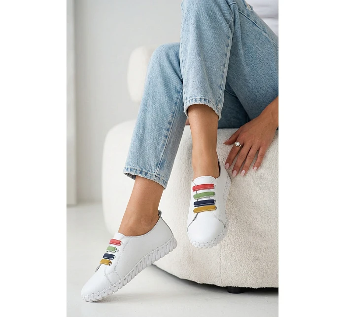 Kožené dámské polobotky model 22044848 Bílé - VINCEZA