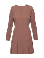 Šaty s záhyby mocca model 21295942 - Moe Šaty s záhyby mocca model 21295942 - Moe