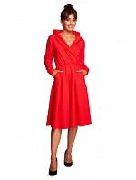 Rozšířené šaty s kapucí B245 červené - BeWear