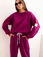 Dámská souprava máslová s volnou mikinou a kalhotami s nápisem LOVE tmavě fialová