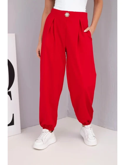 Dámské bavlněné kalhoty s vysokým pasem a ozdobným knoflíkem červené Dámské bavlněné kalhoty s vysokým pasem a ozdobným knoflíkem červené