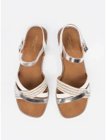 Stylové dámské bílé  sandály na plochém podpatku