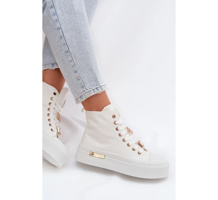 Dámské plátěné tenisky na platformě s ozdobnými připínkami – bílé Gracella Dámské plátěné tenisky na platformě s ozdobnými připínkami – bílé Gracella