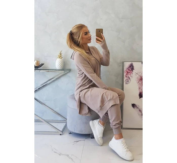 Mikinová souprava s delší stranou tmavě béžová