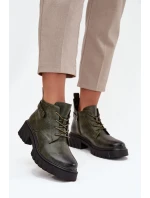 Nízké zateplené dámské boty na klínku s ozdobným páskem tmavě zelené model 21712781 - Boto