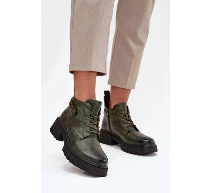 Nízké zateplené dámské boty na klínku s ozdobným páskem tmavě zelené model 21712781 - Boto